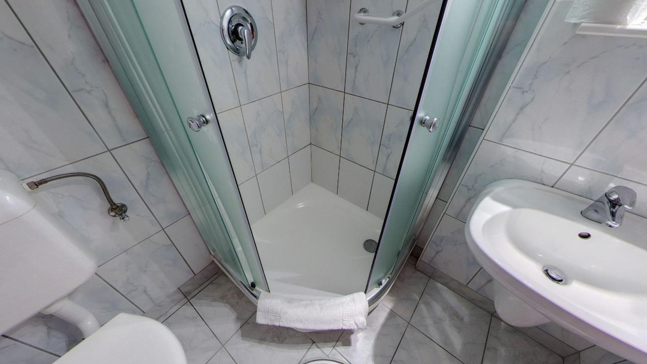 Bella Hotel Сегед Экстерьер фото